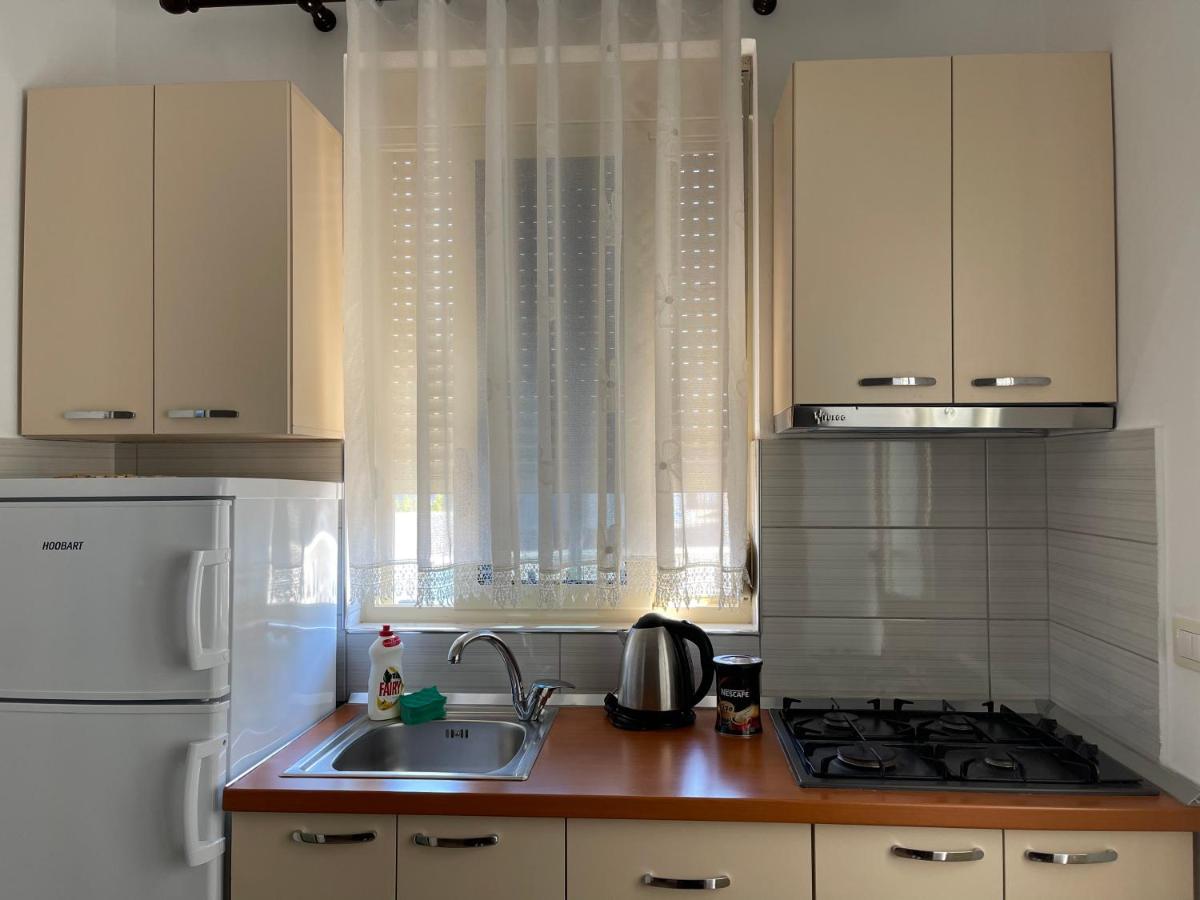 VlorëKristeoアパートメント エクステリア 写真